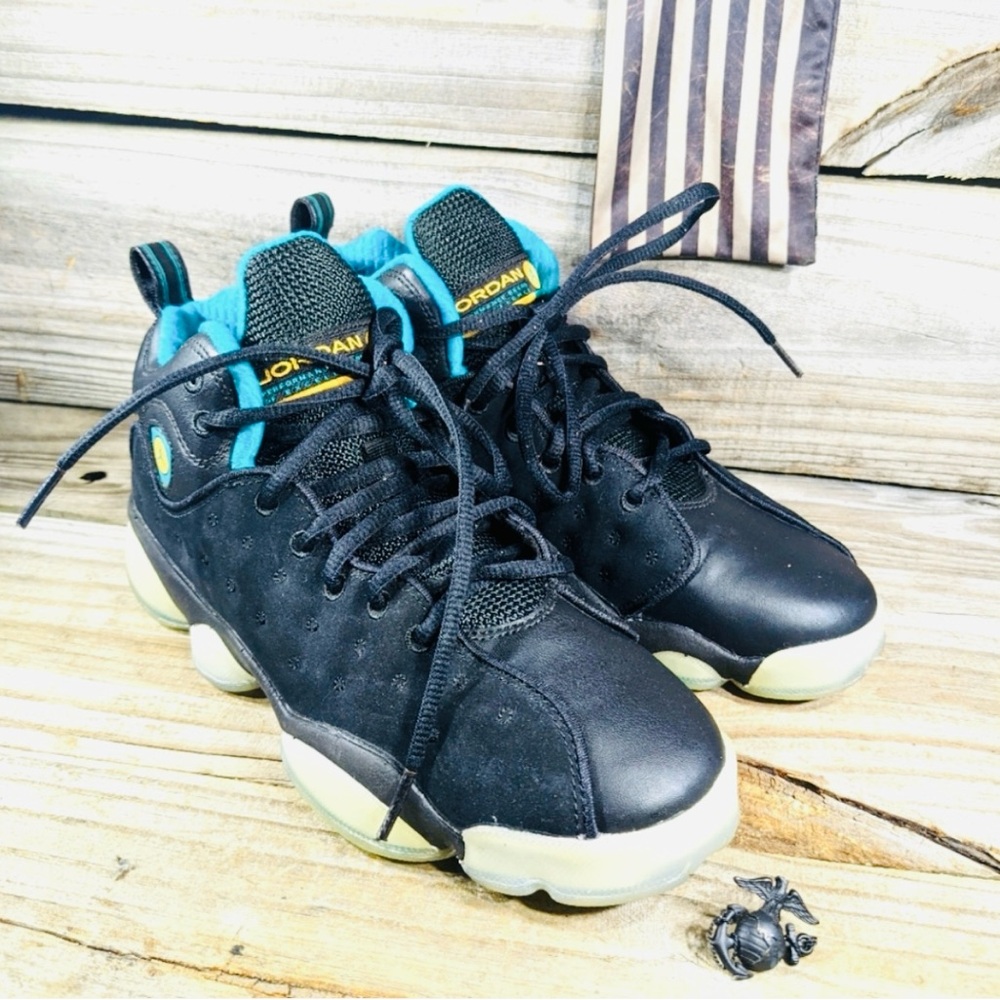 Michael Jordan (team Jordan) kids athletic hi top shoes black with aqua inside